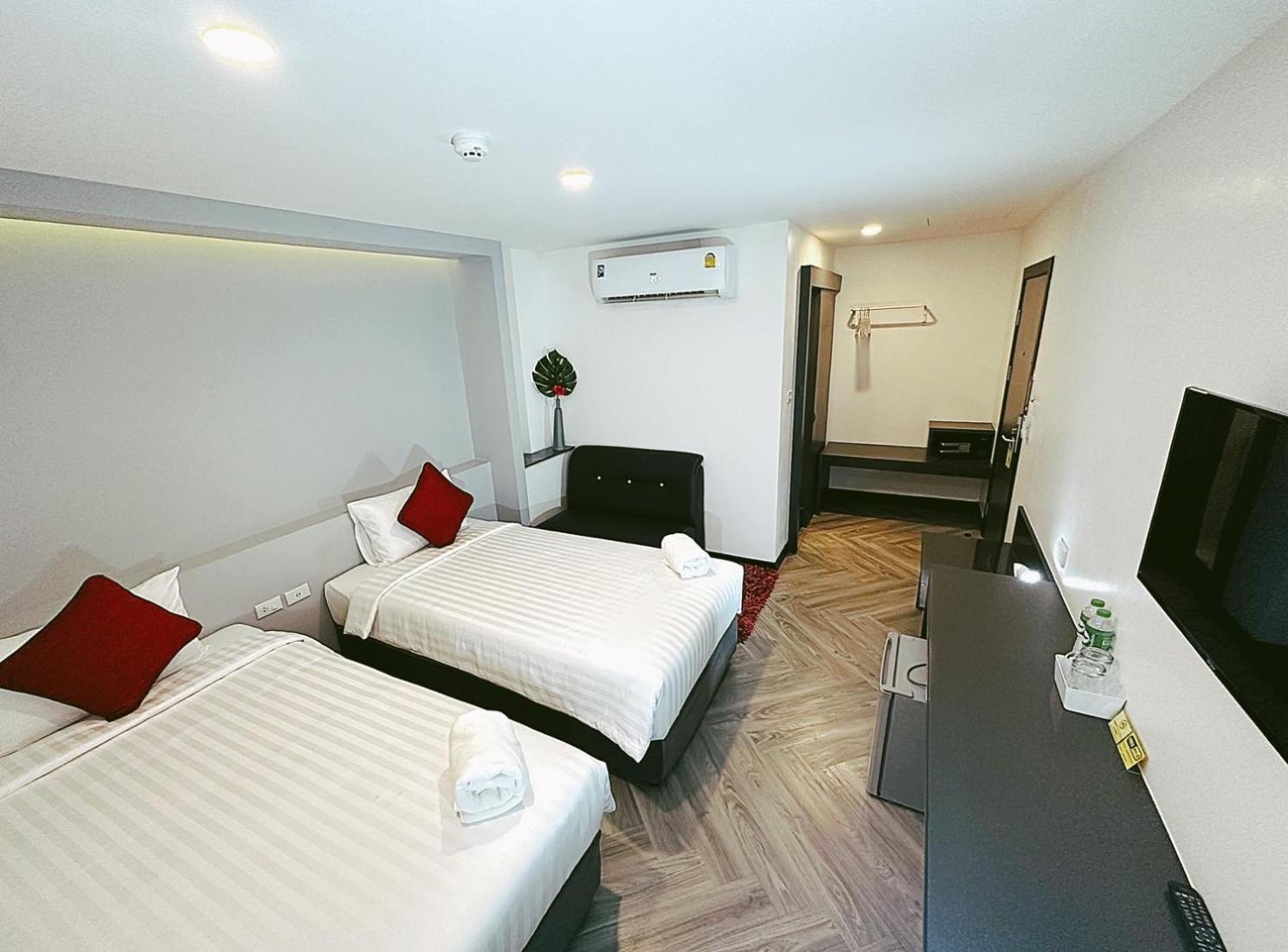 14 Sathorn Hotel No-Parking Bangkok Exterior foto