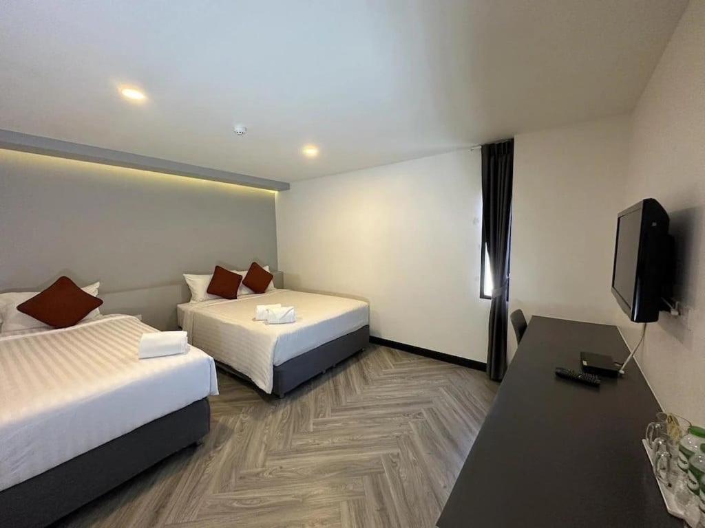 14 Sathorn Hotel No-Parking Bangkok Exterior foto